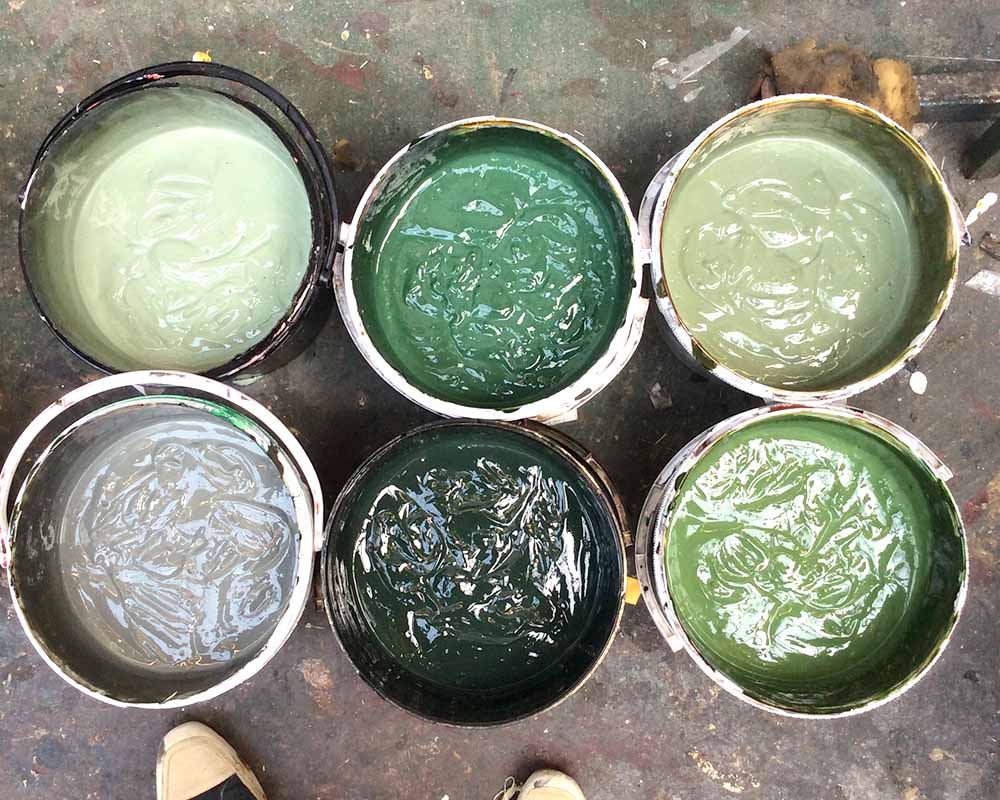 Pots of colour for screen printing